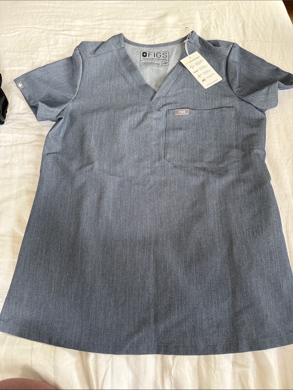 Figs Men’s V-Neck Top - Slate